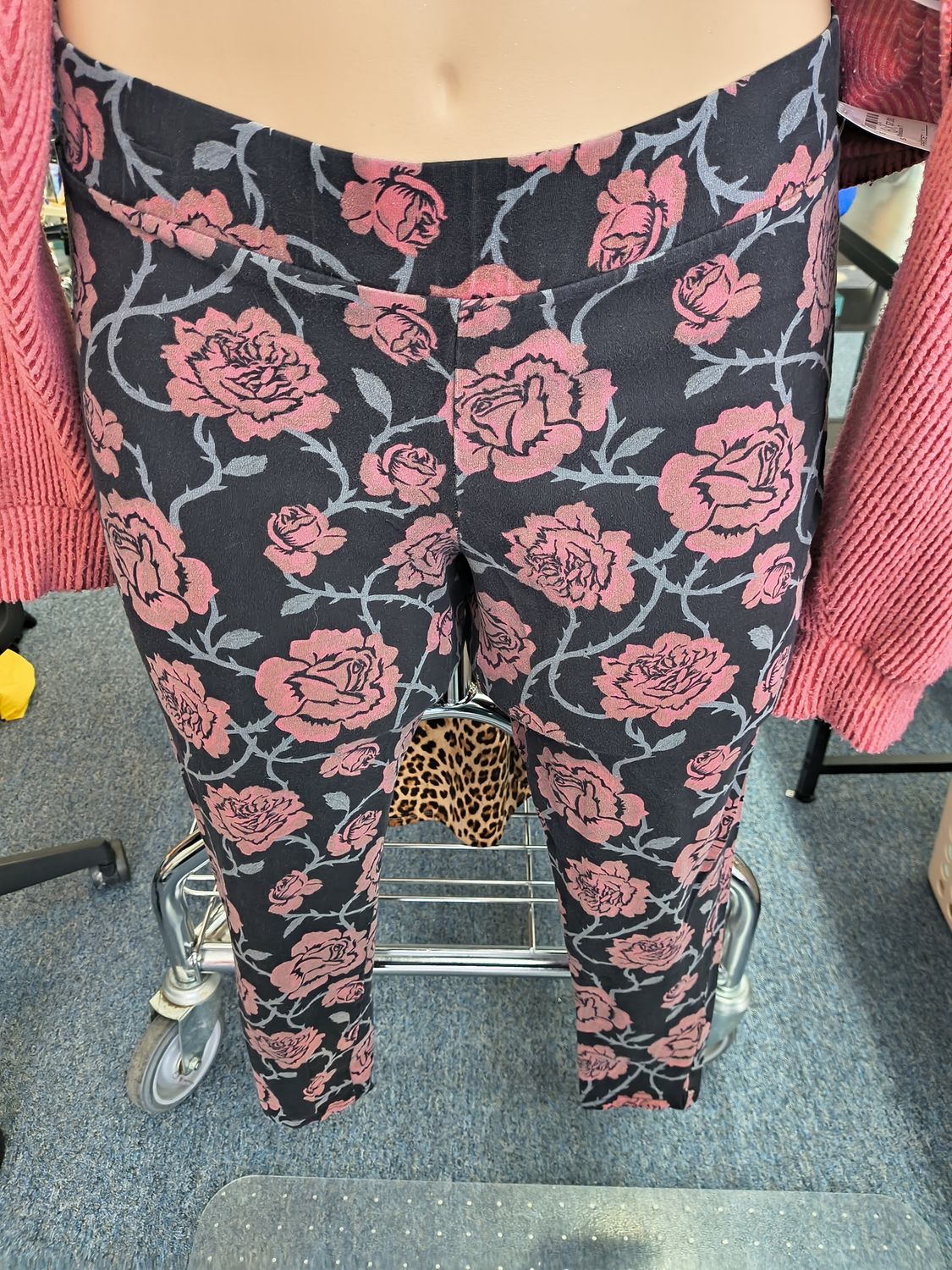 2x Torrid rose print knit leggings
