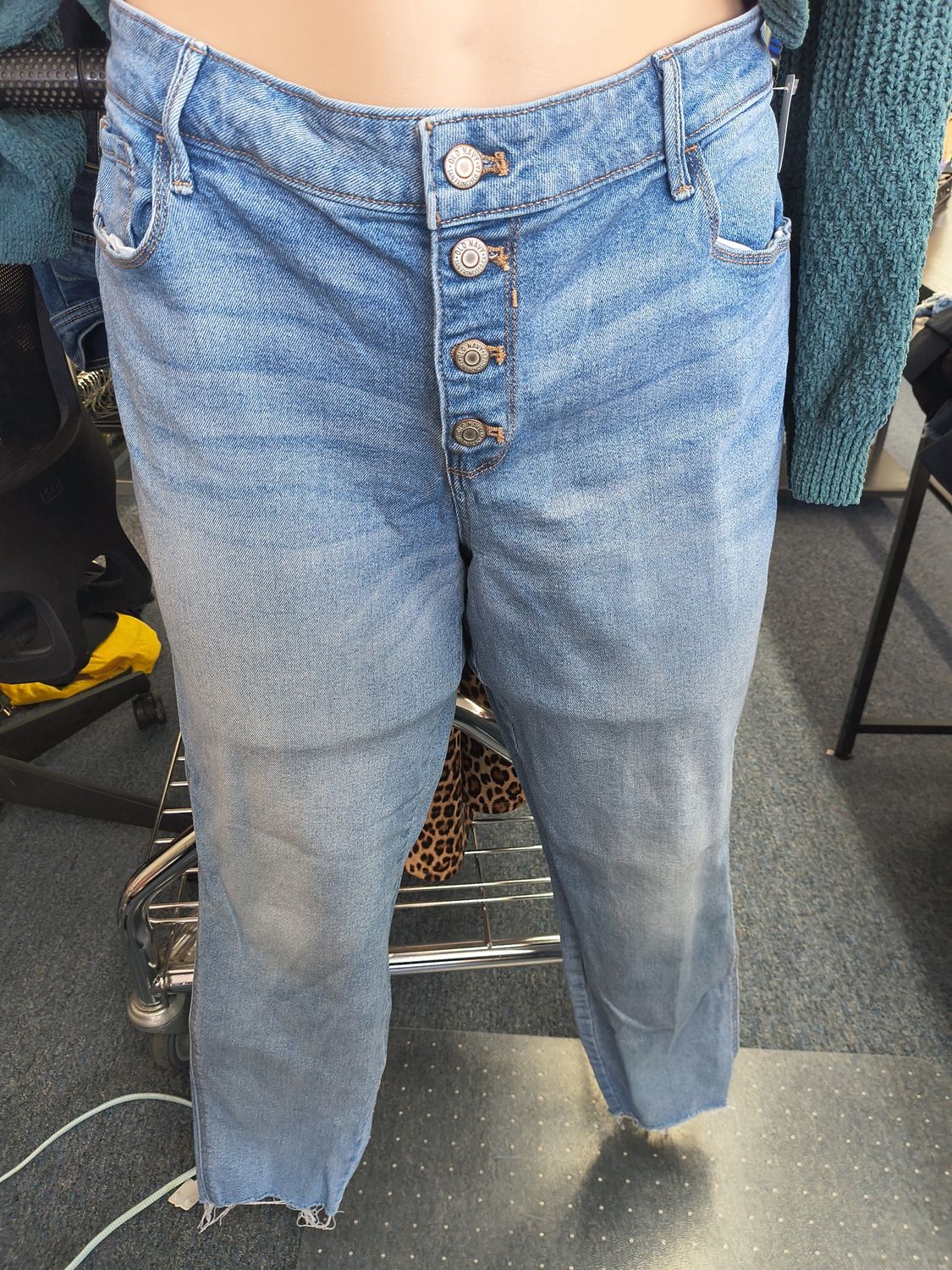 Size 18 Old Navy Rockstar super skinny ankle jeans