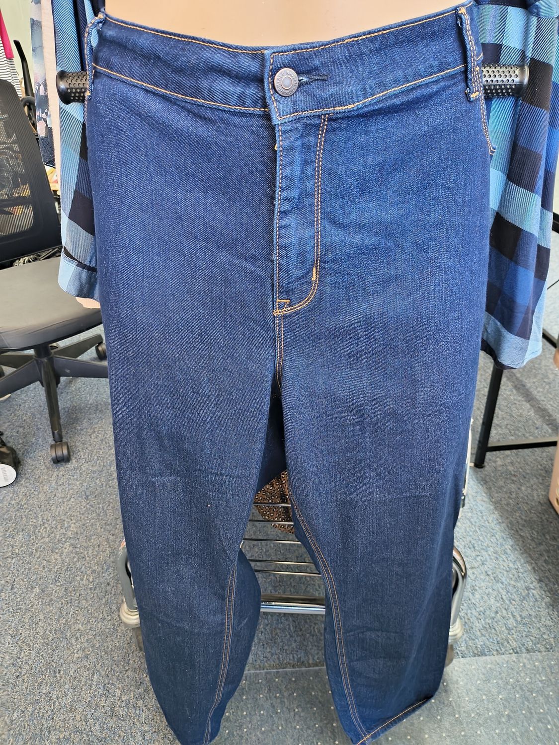 Size 26 Old Navy super skinny mid rise dark wash