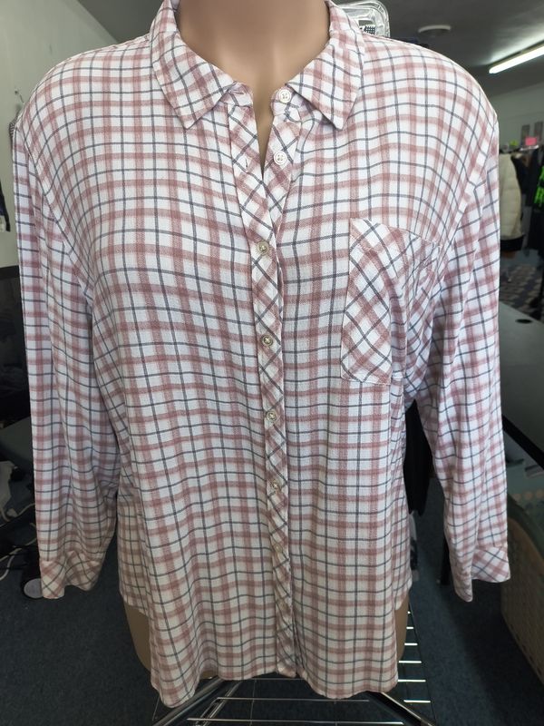 4x Maurices pink white plaid button front shirt