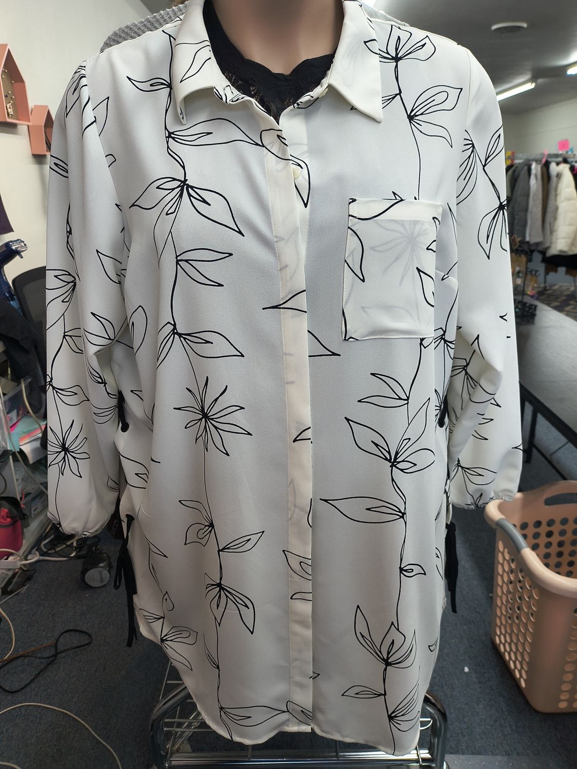 1x Alfani button front floral tunic with side ties