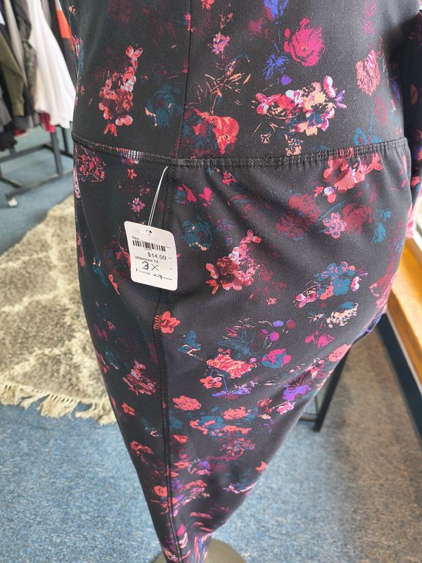 3x Livi Active black floral athletic leggings size 22/24