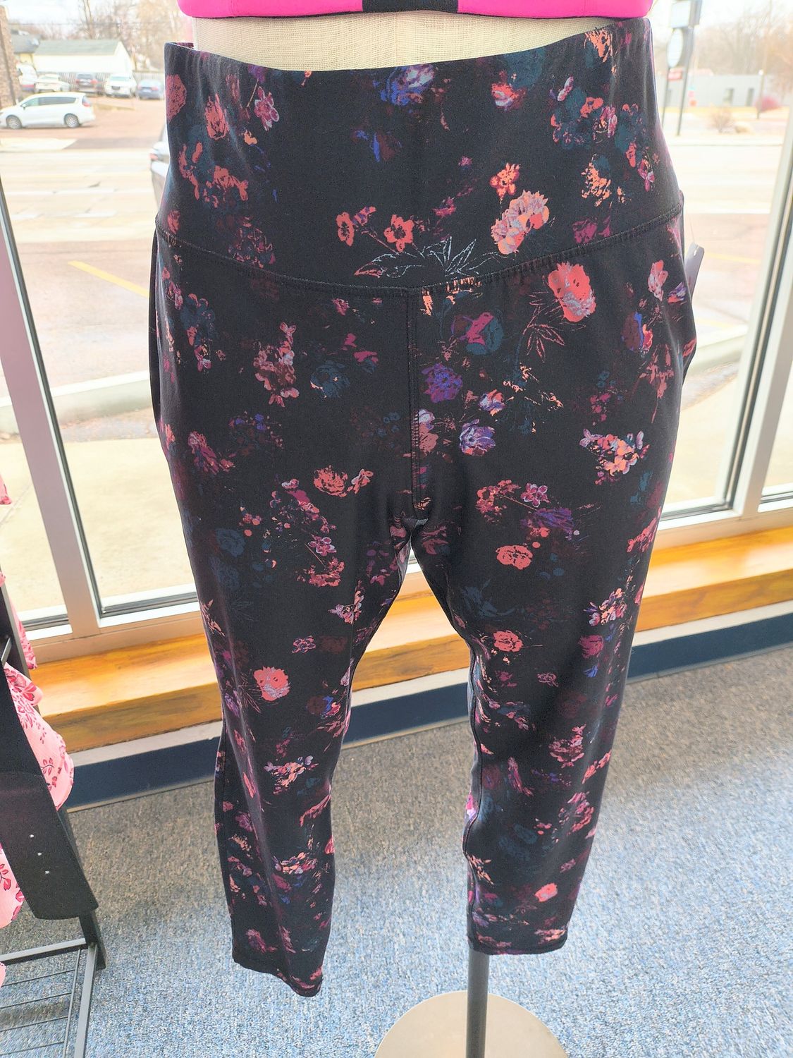 3x Livi Active black floral athletic leggings size 22/24