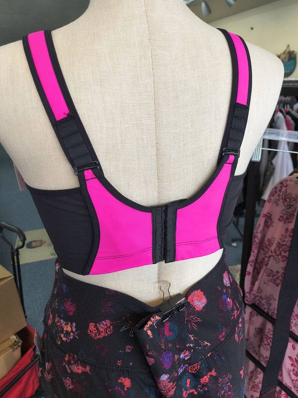 Size 42H Livi Active underwire sports bra pink and black