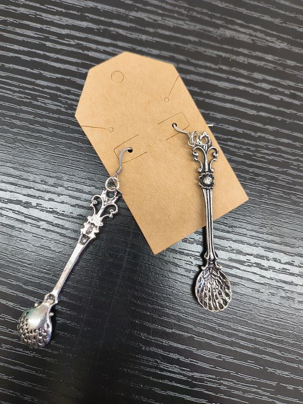 "Dinglehoppers" Metal long fancy spoon shell earrings