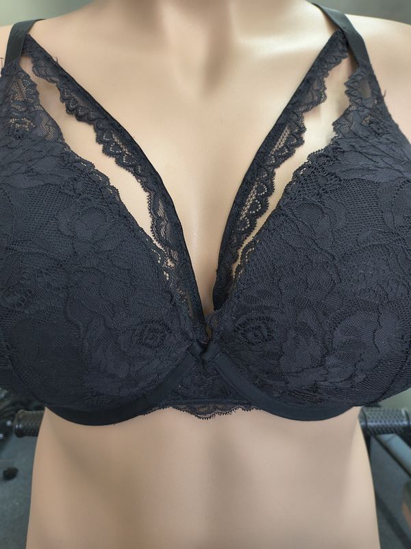 42DDD Torrid Curve black lace push-up plunge underwire bra