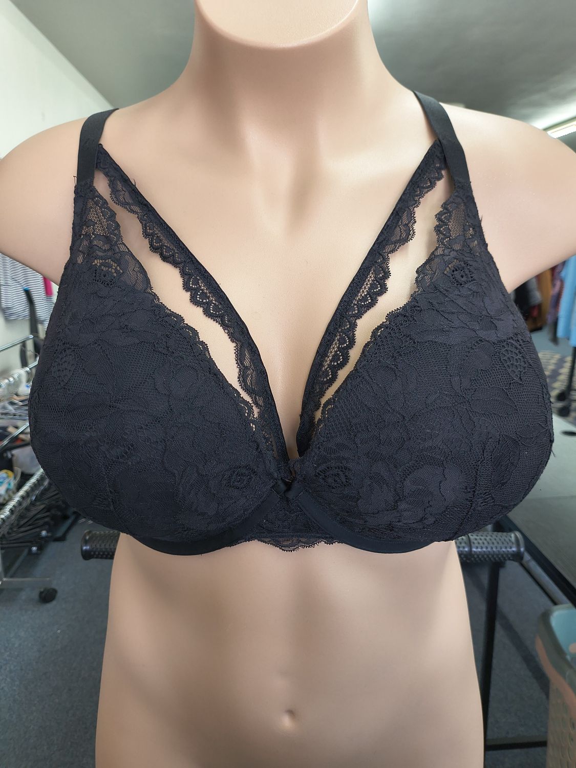 42DDD Torrid Curve black lace push-up plunge underwire bra