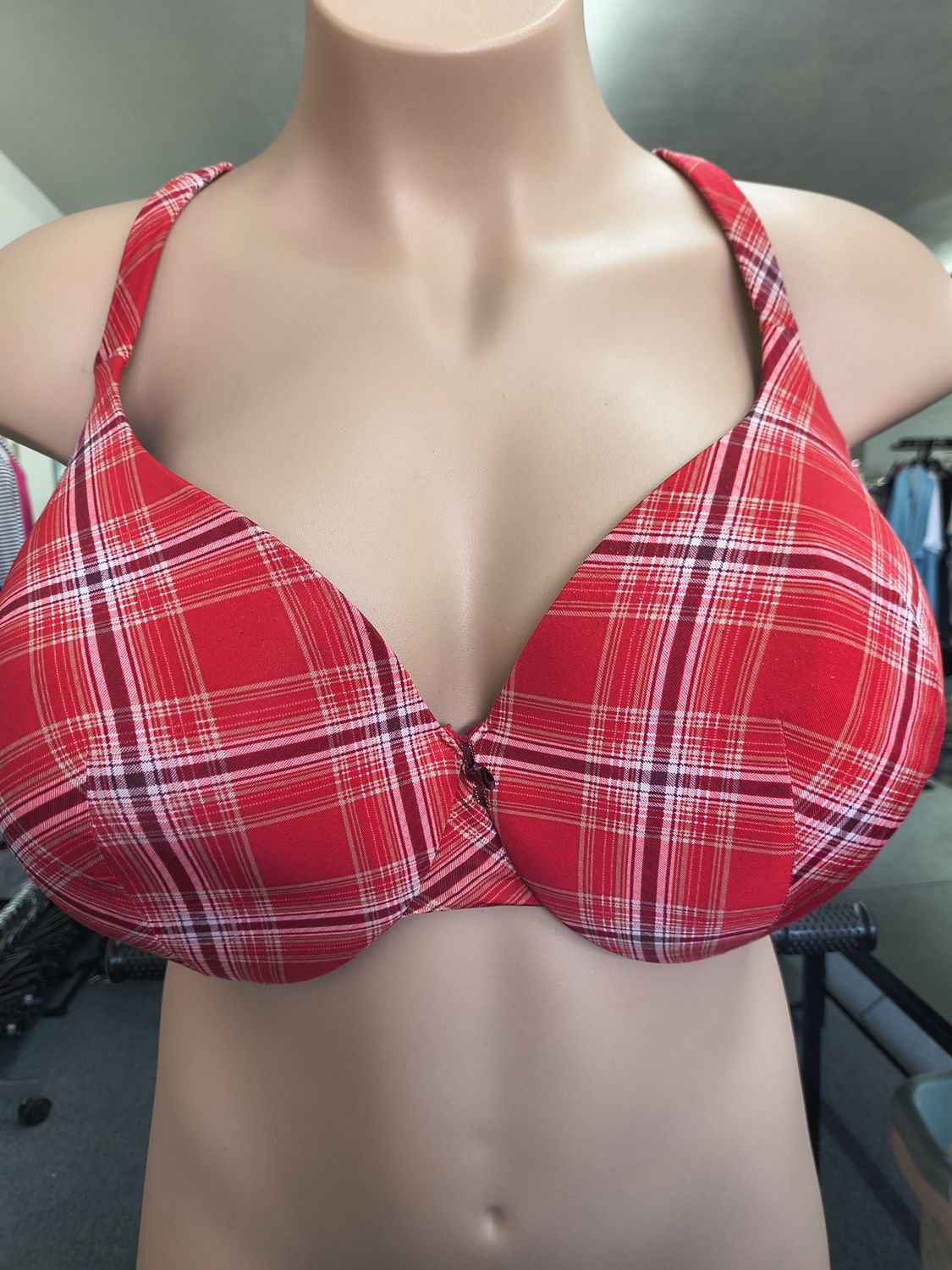 42H Cacique red plaid lightly lined t-shirt underwire bra