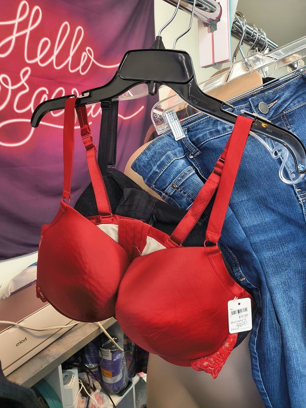 44DD Red lace sides bra convertible straps underwires