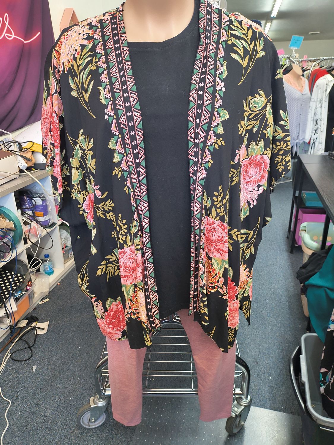 1x Angie black floral longer kimono pink flowers