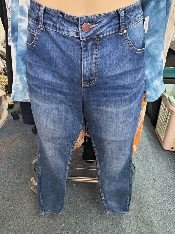 Size 18 Maurices Everflex high rise skinny jeans