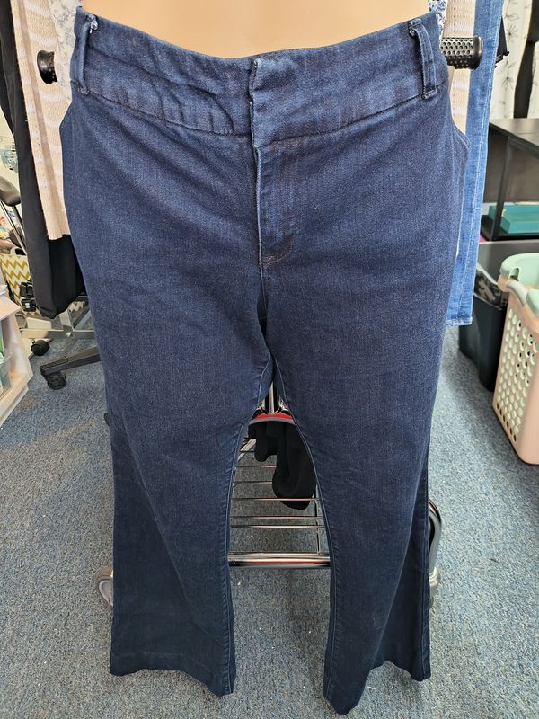 Size 18 Torrid trouser slim bootcut dark wash jeans