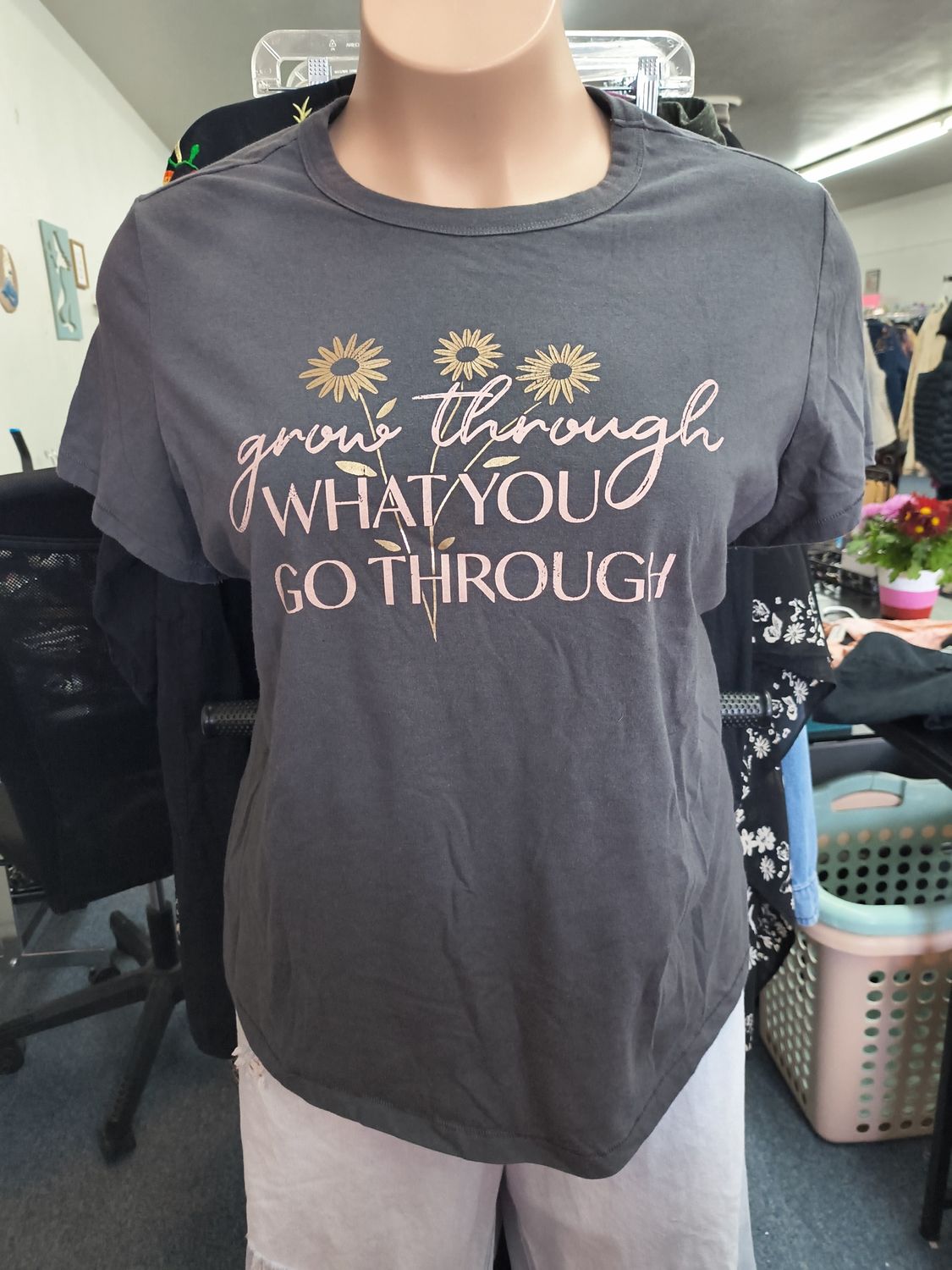 2x Maurices black t-shirt "Grow" floral top