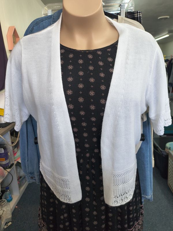 2x Robbie Bee white cropped cardigan sweater