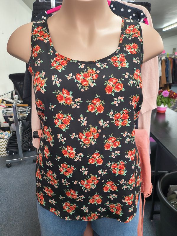 Size XL Faded Glory floral tank top
