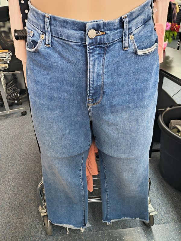 Size 14-16 Good American Good Legs crop mini bootcut jeans