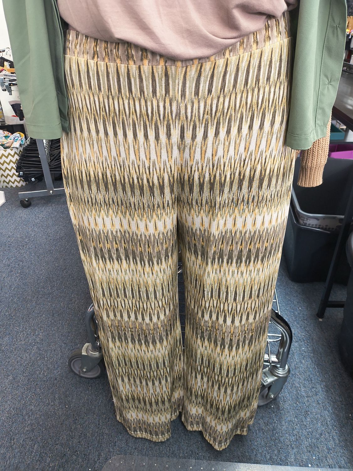 Size XL Chico's Travelers knit pull on wide leg pants