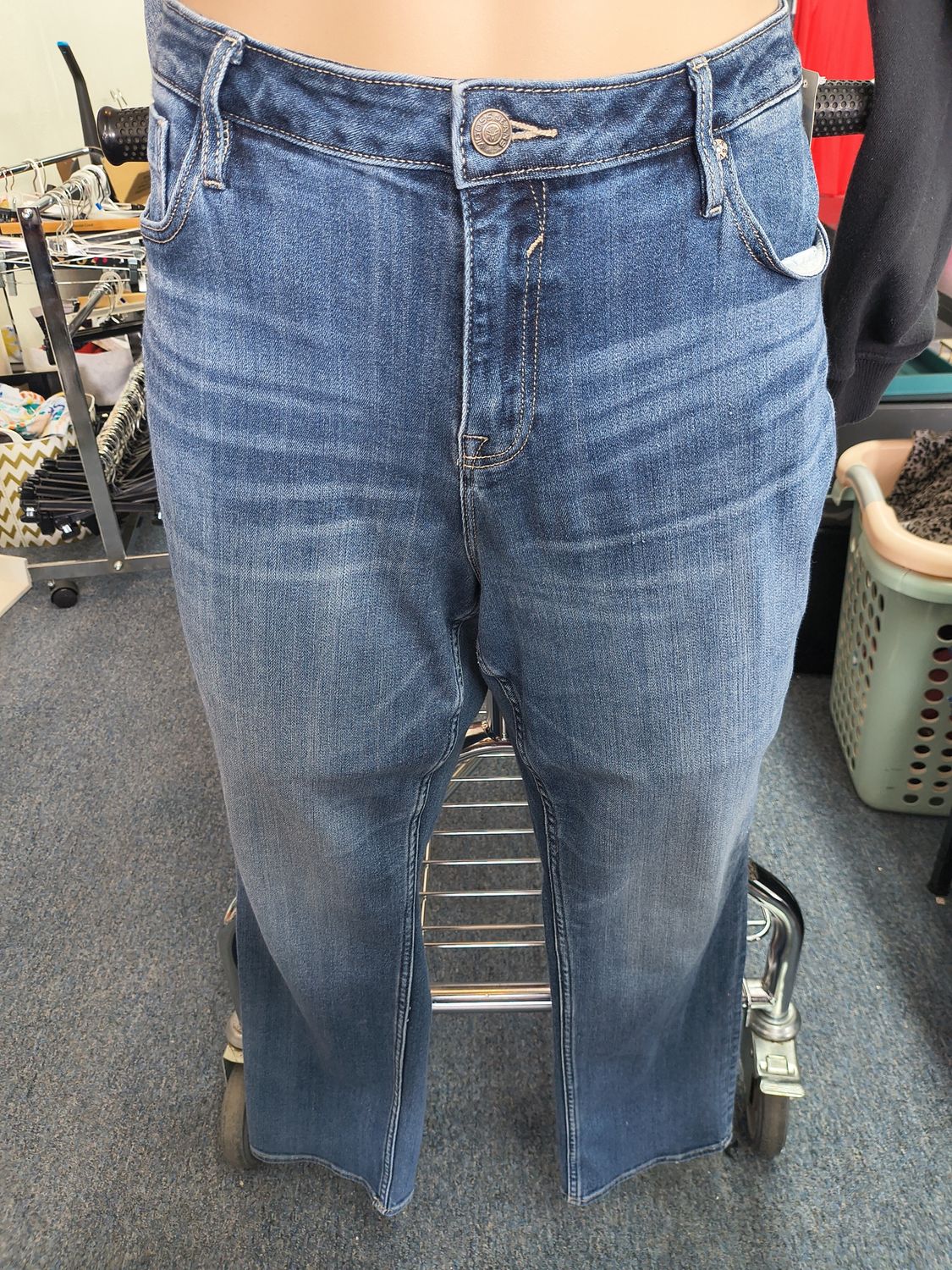 Size 18 Vigoss Marley Straight leg style stretchy distressed