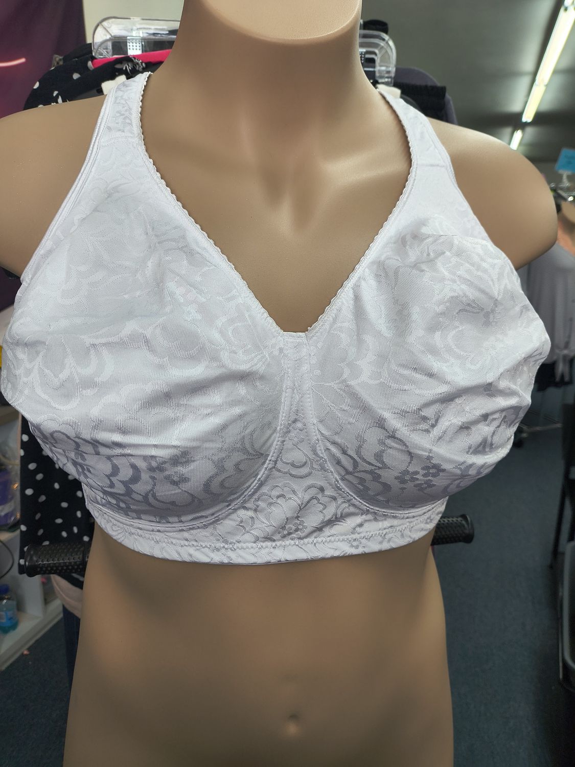 48DDD Playtex white floral bra wire free
