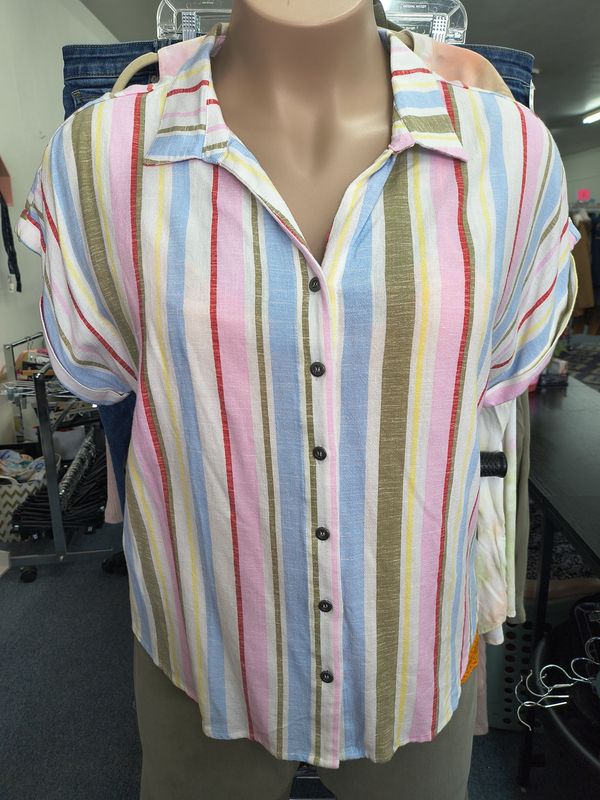 Size XXL NWT Frye &amp; Co striped button front shirt top