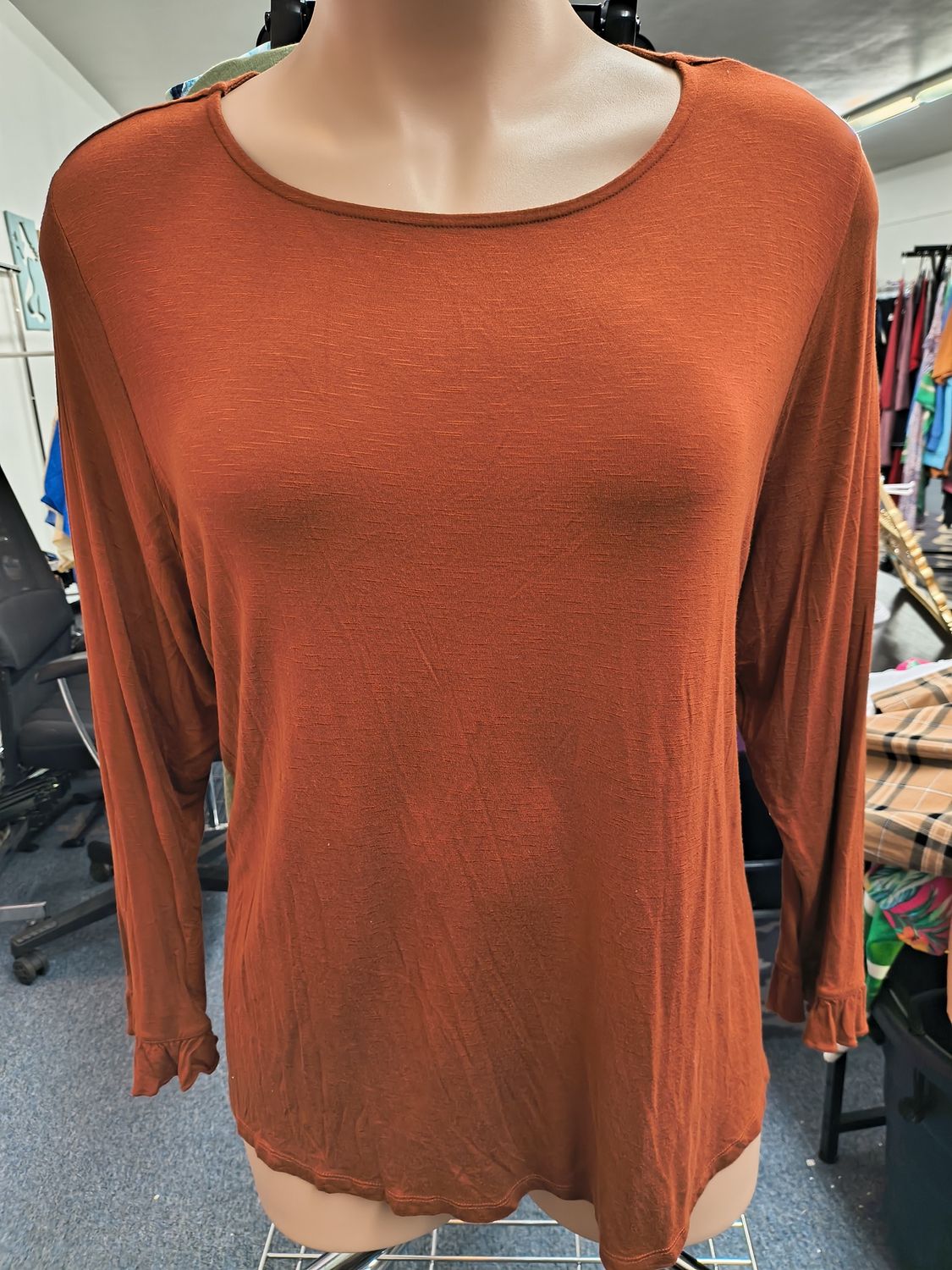 4x Maurices rust colored long sleeve top with ruffle