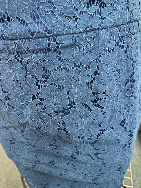 XL Lulus blue lace print pencil skirt lined