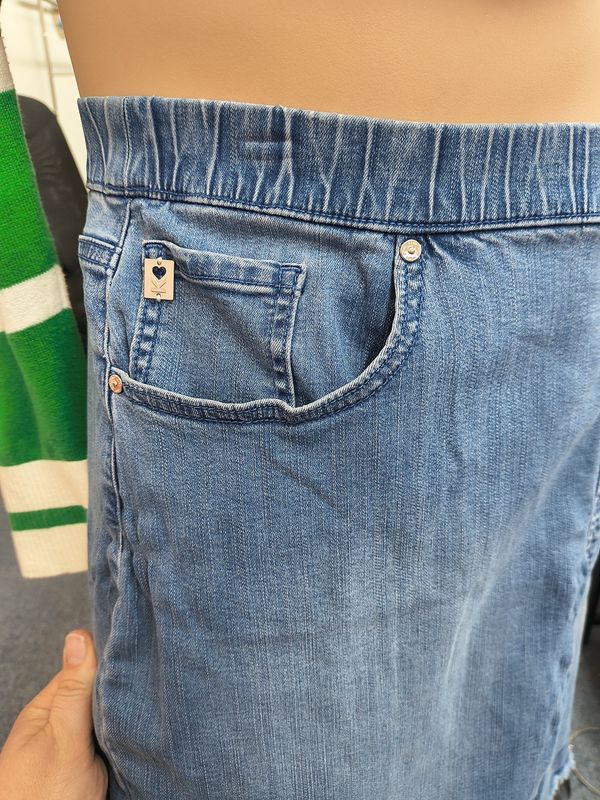 Size 16 Belle Kim Gravel denim knee length skirt 1x