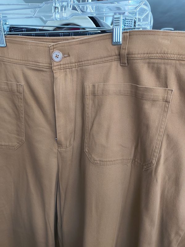 Size 24 Ava &amp; Viv camel wide leg patch pocket pants