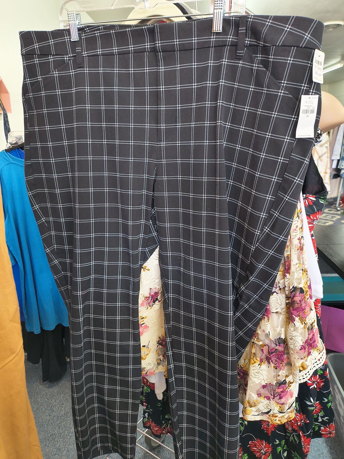 Size 24 Old Navy NWT pixie high rise pants black plaid