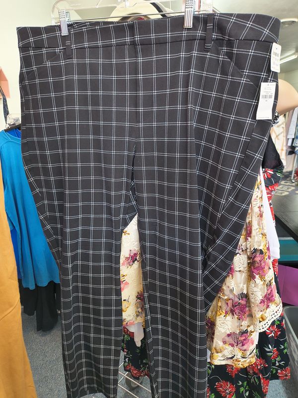 Size 24 Old Navy NWT pixie high rise pants black plaid