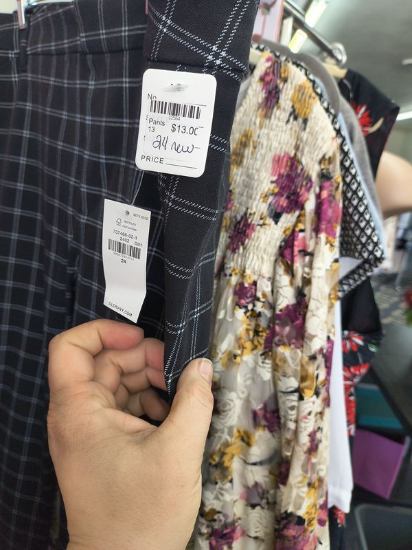 Size 24 Old Navy NWT pixie high rise pants black plaid