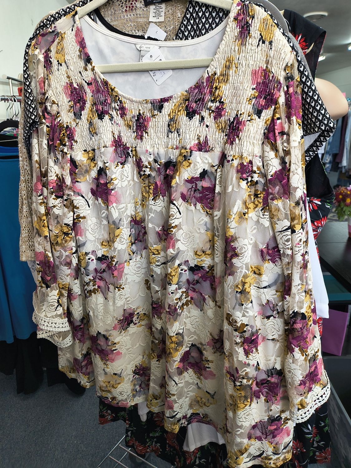 Size 3x Cato floral lace bell sleeve top 22/24