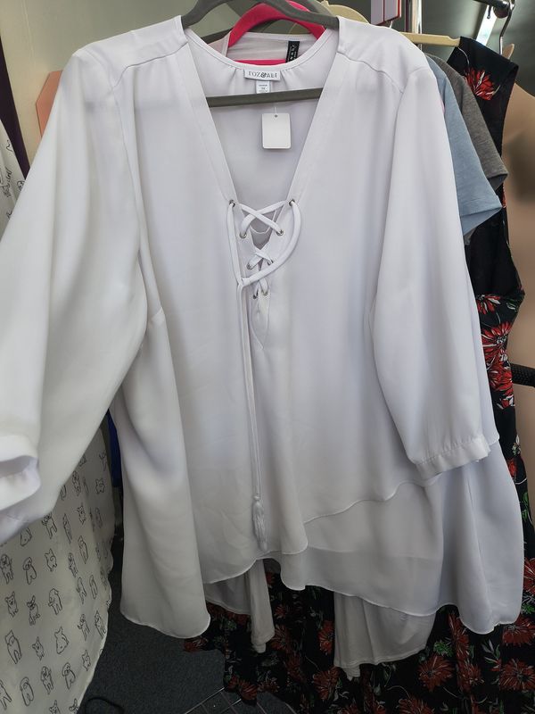 3x Roz &amp; Ali white layered dressy top