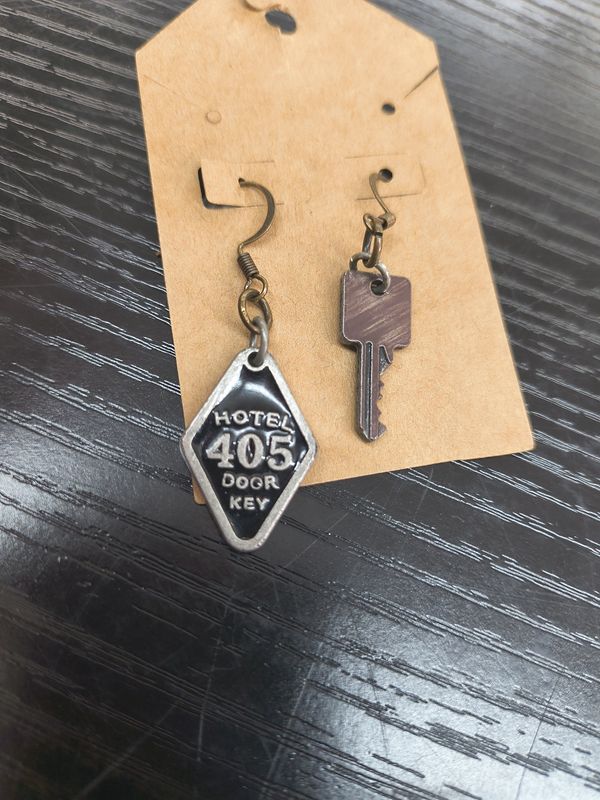 "Vintage Hotel" Handmade hotel key earrings black and bronze