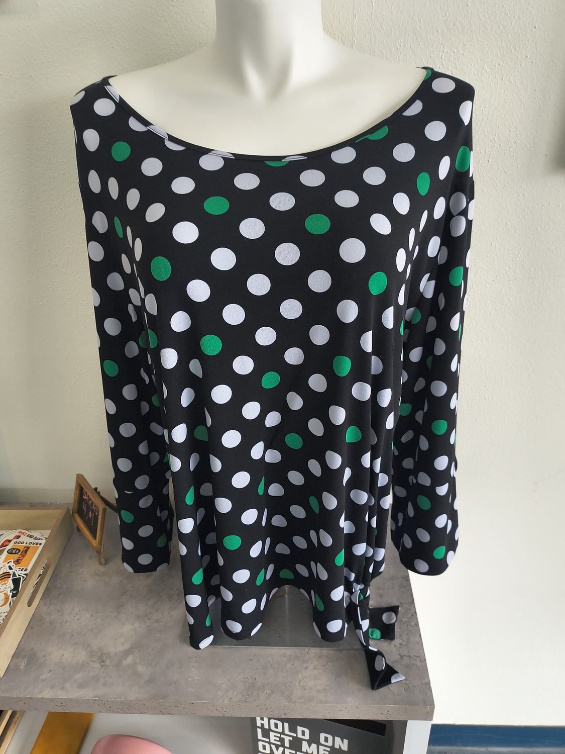 Size 4x Cato black polka dot dressy knit top