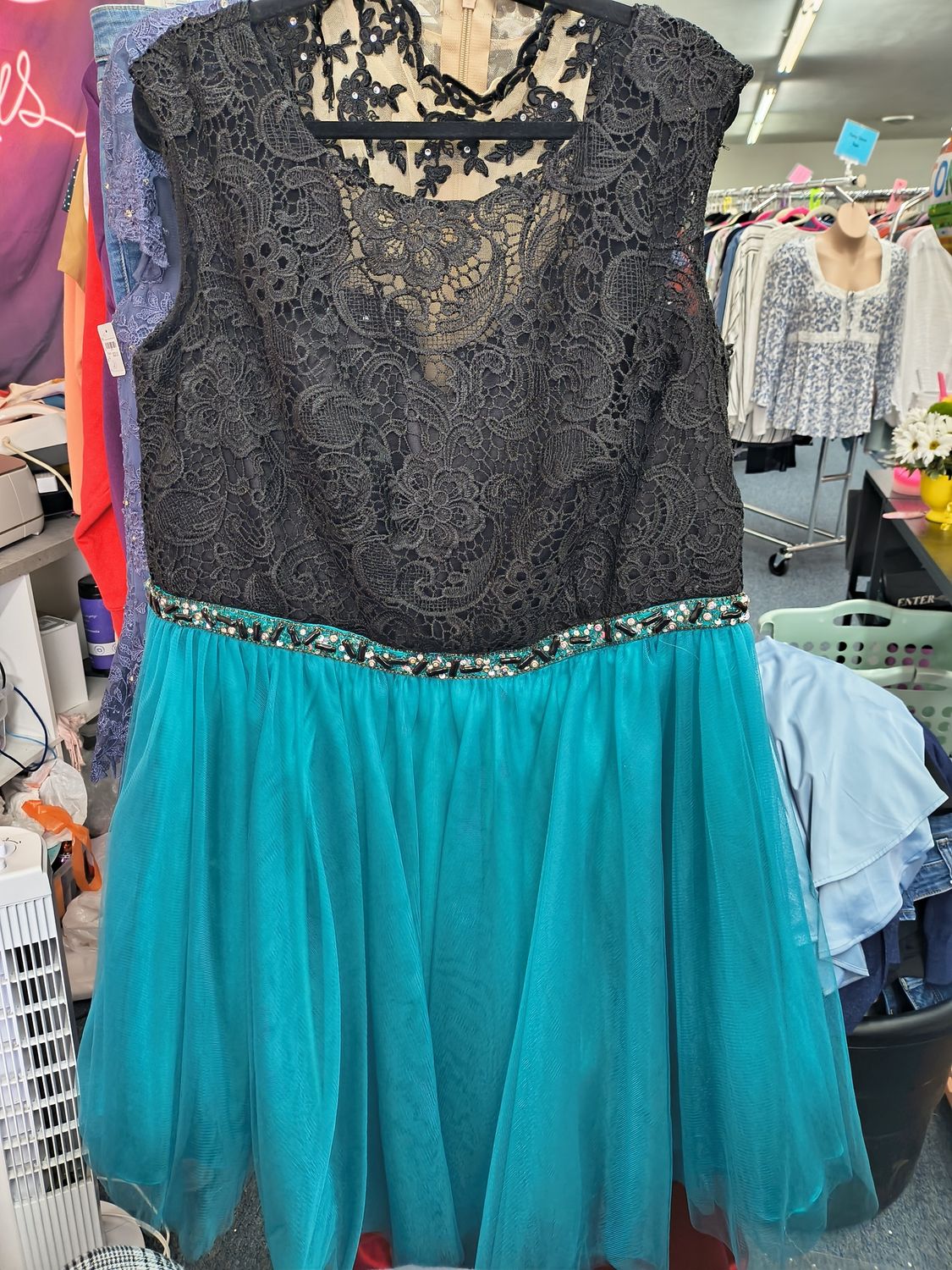 Size 18/20 Sydney's Closet teal and black tulle prom short dress