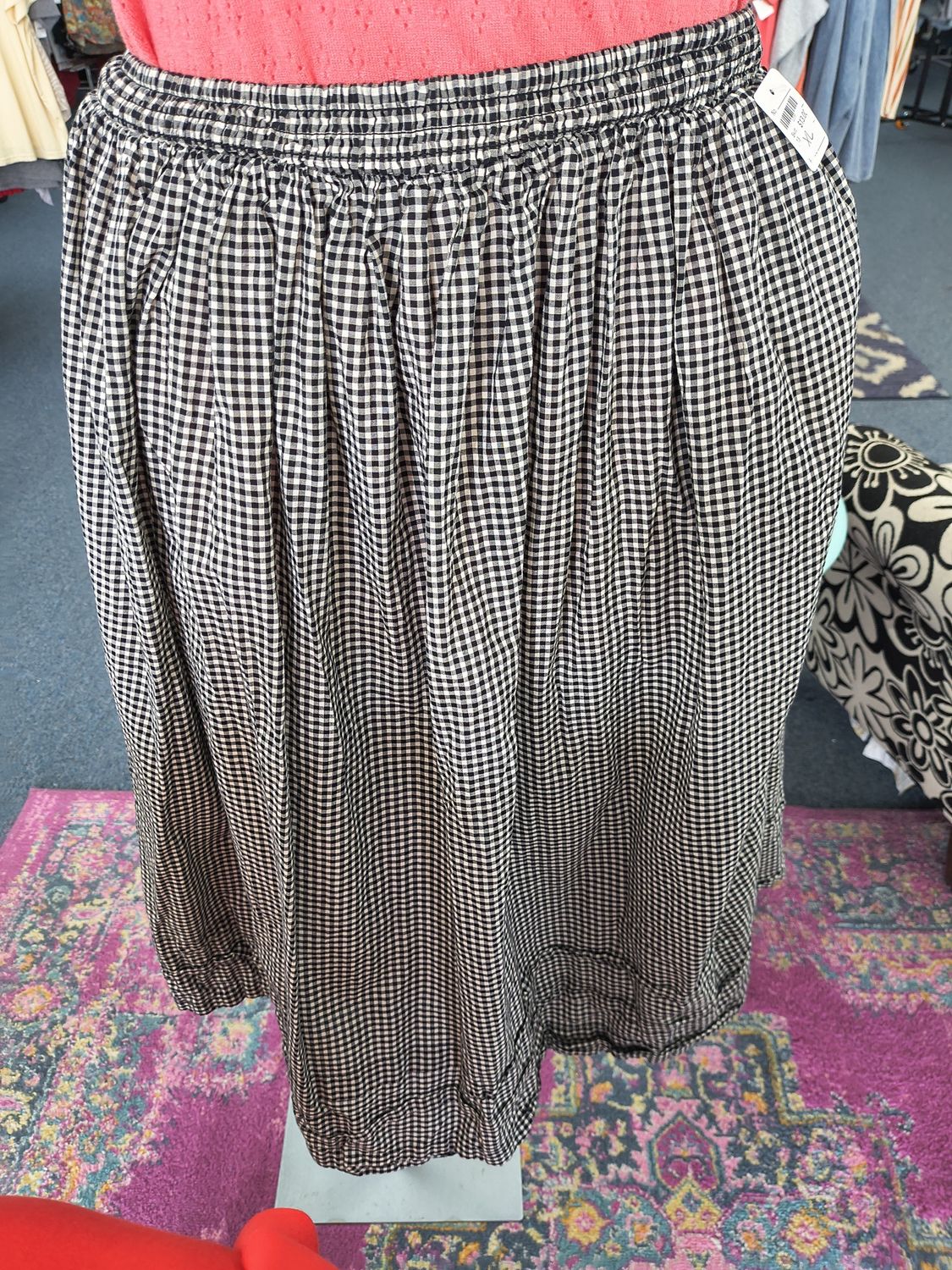 Size L runs big Industry black and white gingham plaid midi skirt
