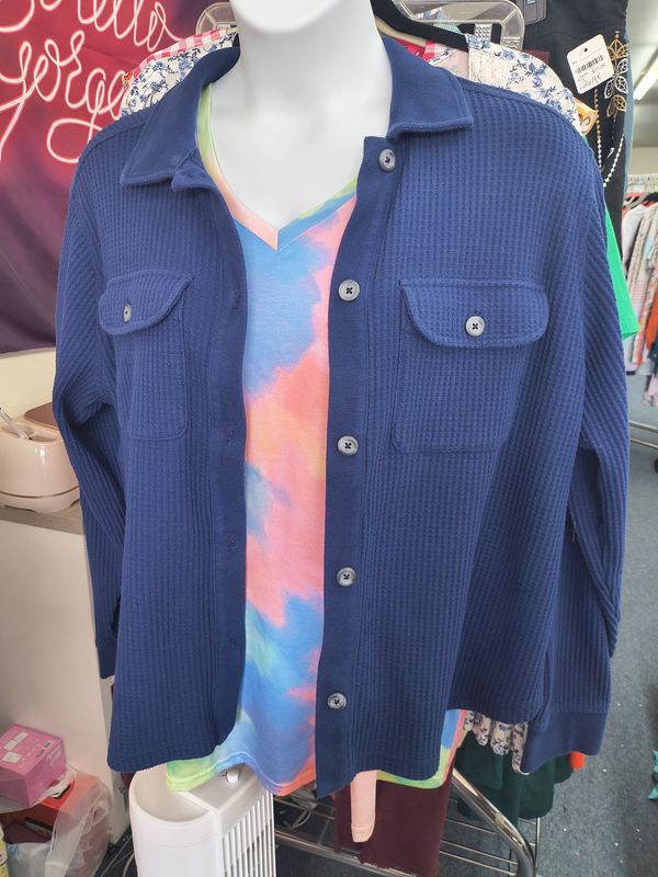 1x Land's End navy thermal button front shacket top