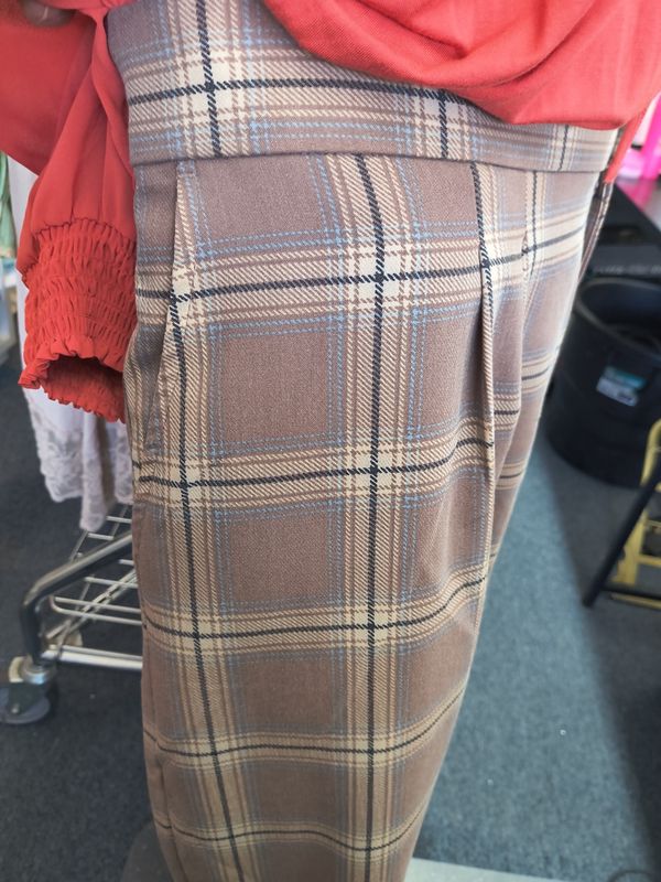 Size 28 short Studio Torrid NWT plaid wide leg dress pants