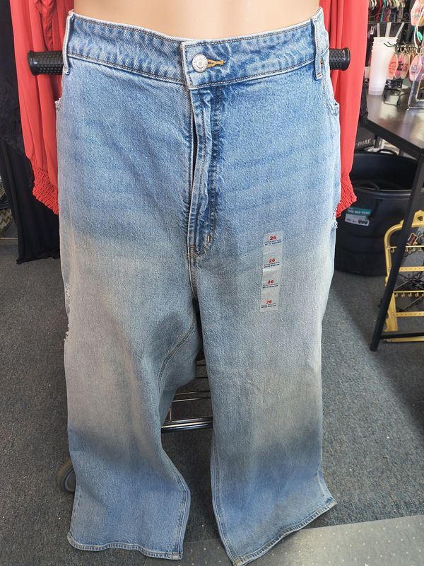 Size 26 Old Navy Sky Hi Wide Leg light wash jeans new denim