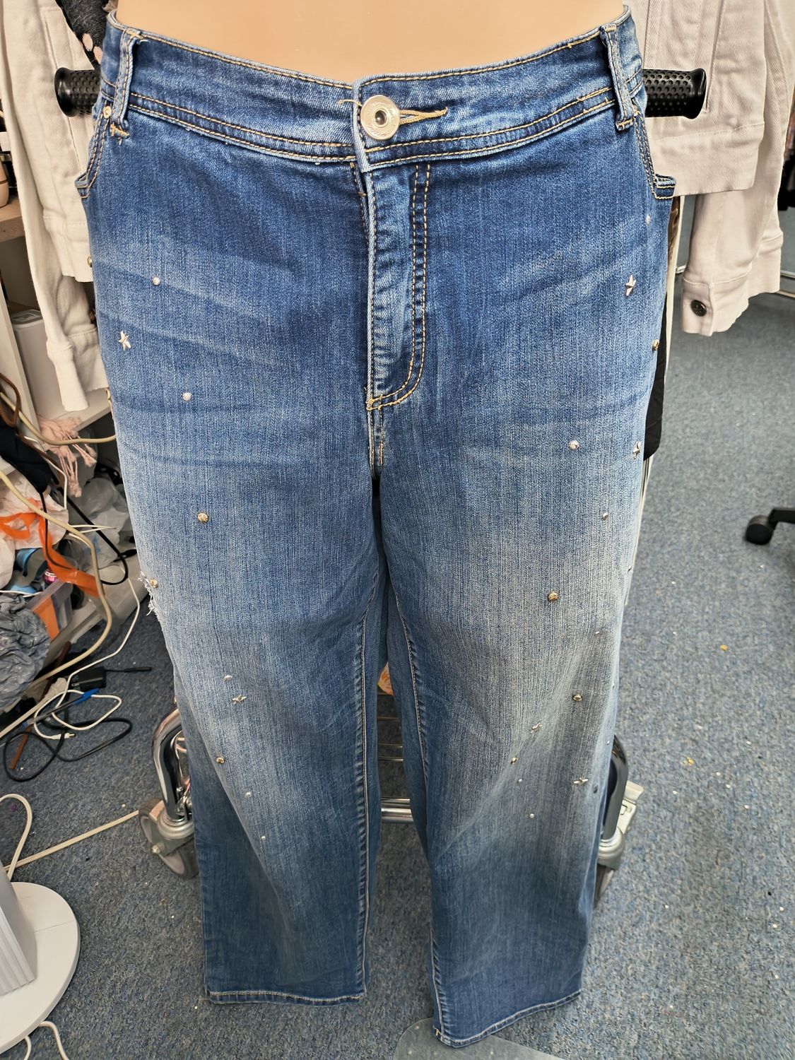 Size 24W Inc Denim boyfriend slim tech fit jeans with grommets