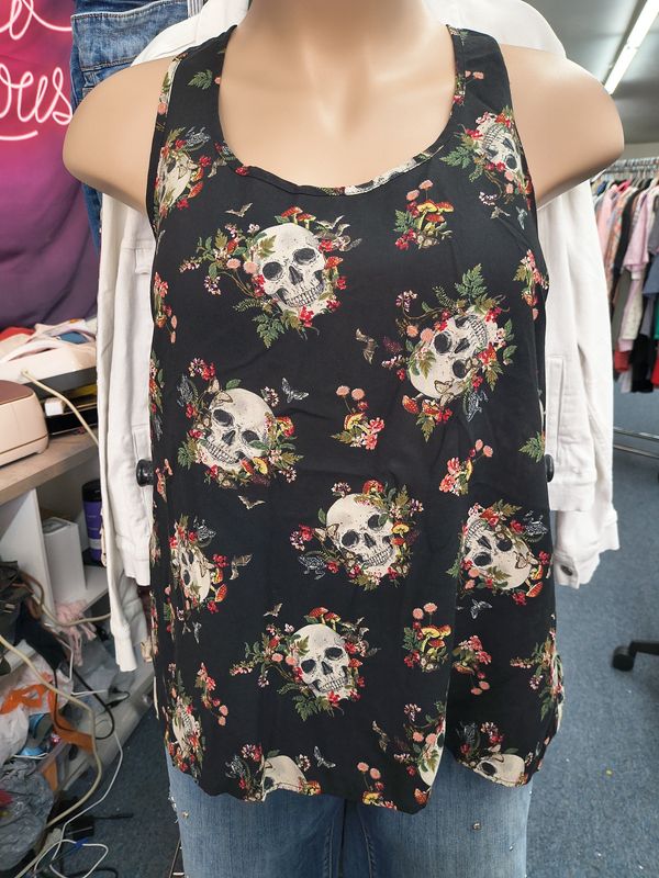 Size 3x Torrid skull floral black tank top