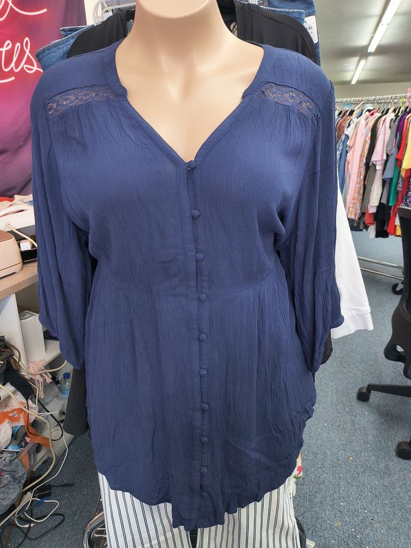 Size 3x Torrid navy button front tunic top with empire waist