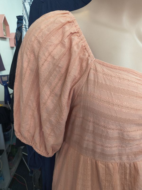 Size 3x Polagram babydoll smocked peach midi dress puff sleeve