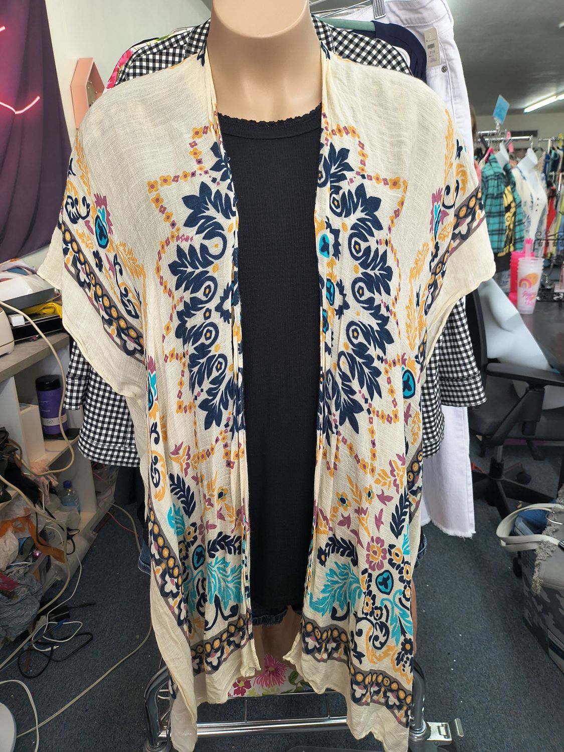 Lightweight floral multicolor kimono one size xl-3x