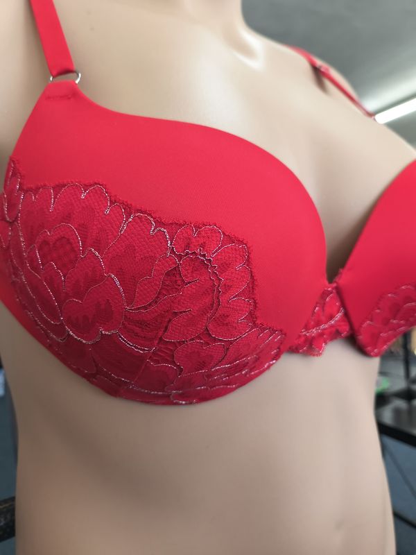 40C Maidenform red lace padded push up bra