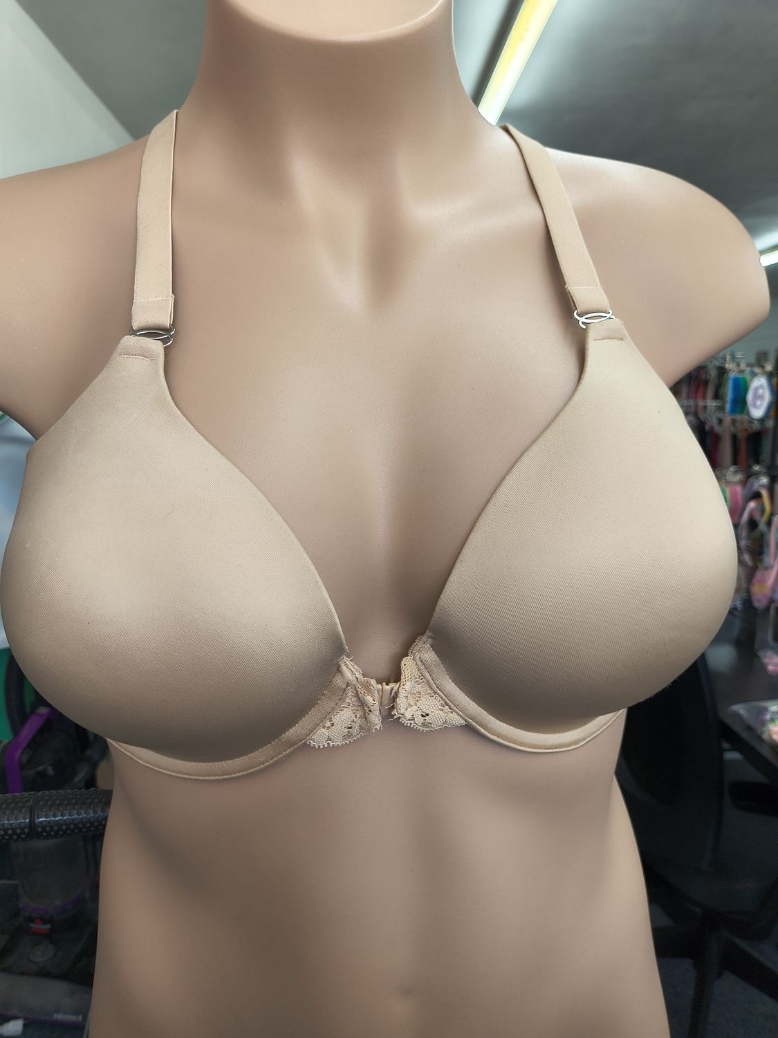 40C Maidenform nude front closure bra lace accents
