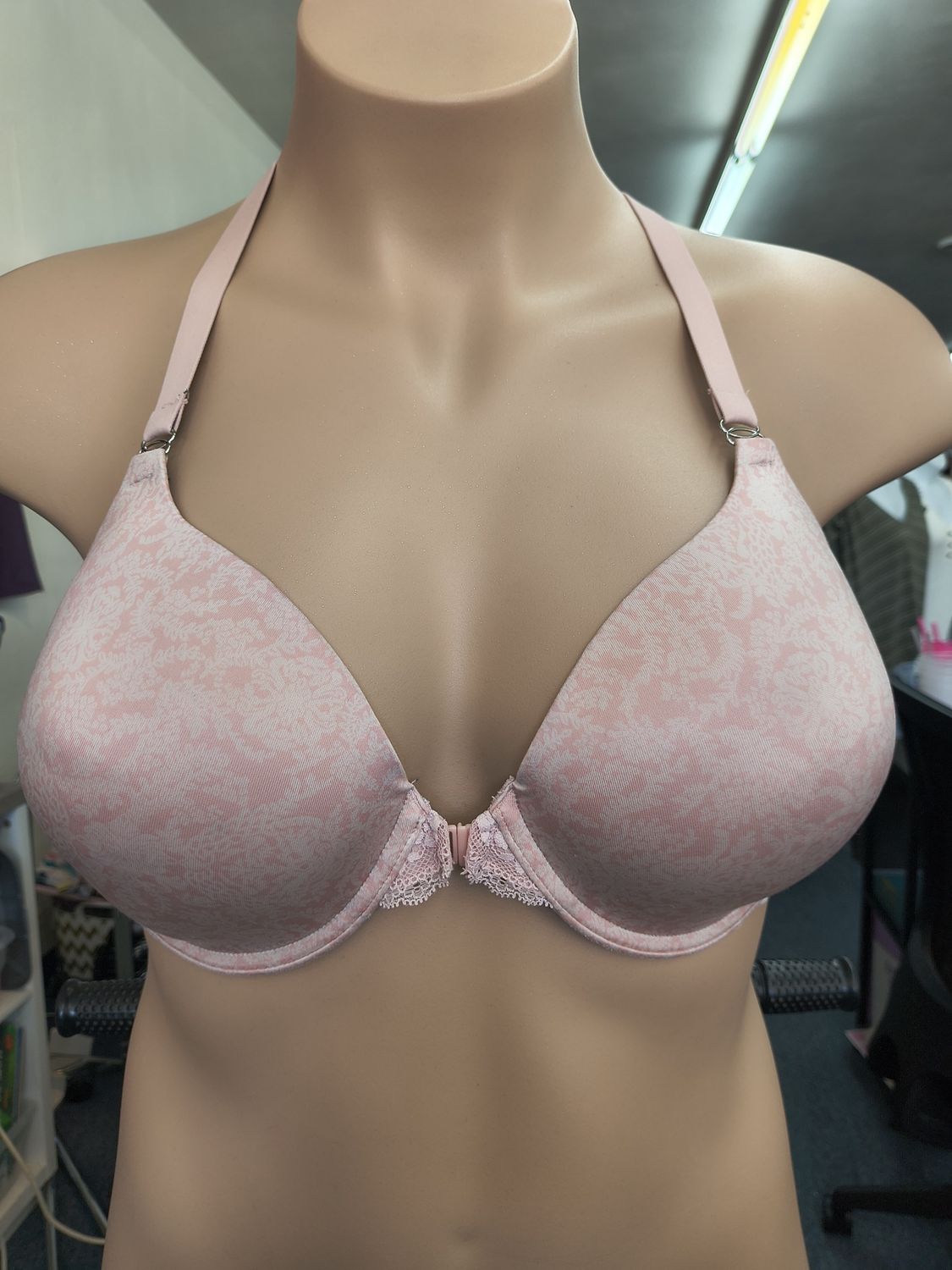 40C Maidenform pink floral front closure bra lace back