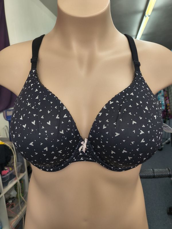 40C Victoria's Secret Body by Victoria black heart print bra