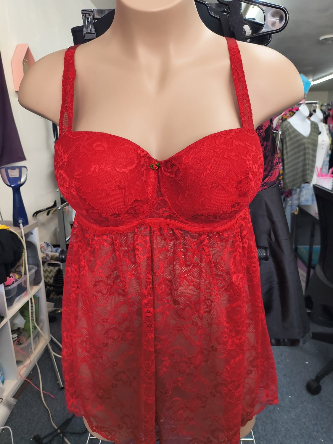 1x Just Sexy Lingerie red lace chemise underwire bra